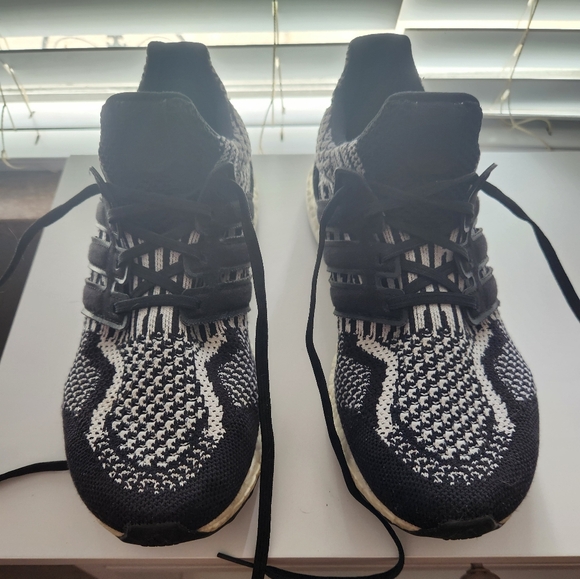 Womens Adidas Ultra Boost Size 8.5 - Picture 2 of 5